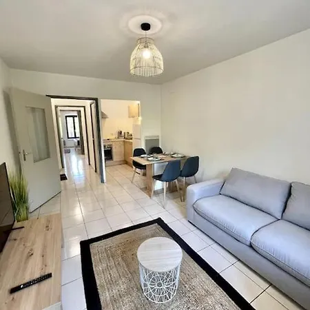 Varsovia/parking Privee/calme Apartment Carcassonne
